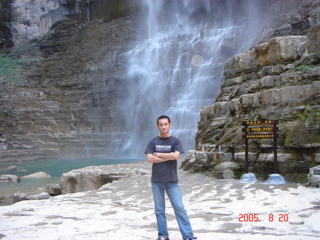 ���ڰ��γ嶯��ħ��