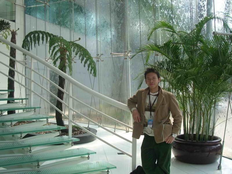 ���ݰ���J.S.