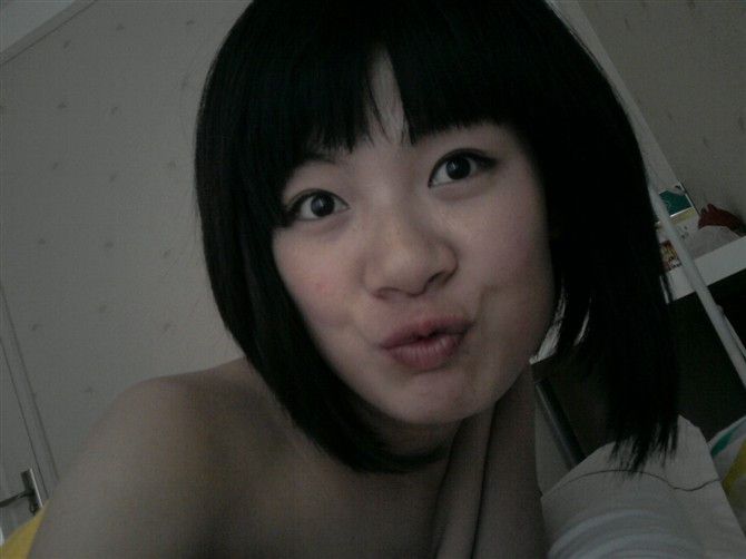 @^􁃹