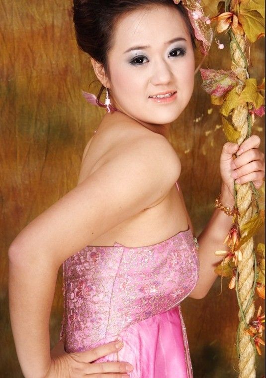 ���������Ը�СŮ��