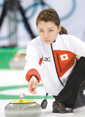 ���κ���