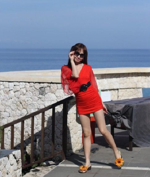 ��������Ů�˱���ǧ������