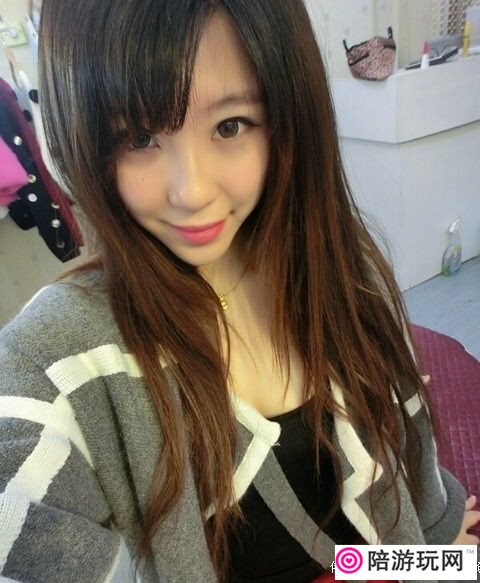 仨y