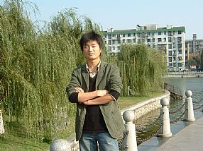 ����������΢Цʱ����