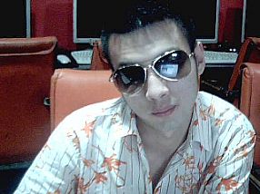 �Ͼ����ΰ�ҹ������