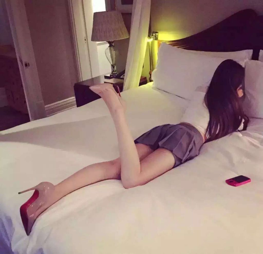 �Ϻ�����¶¶