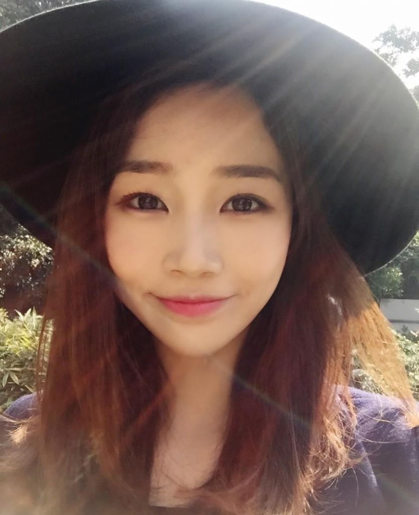 �Ϻ�����Ů��-�͵ó�..