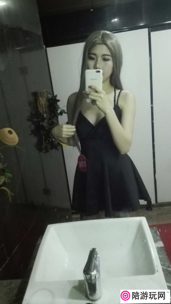 氲