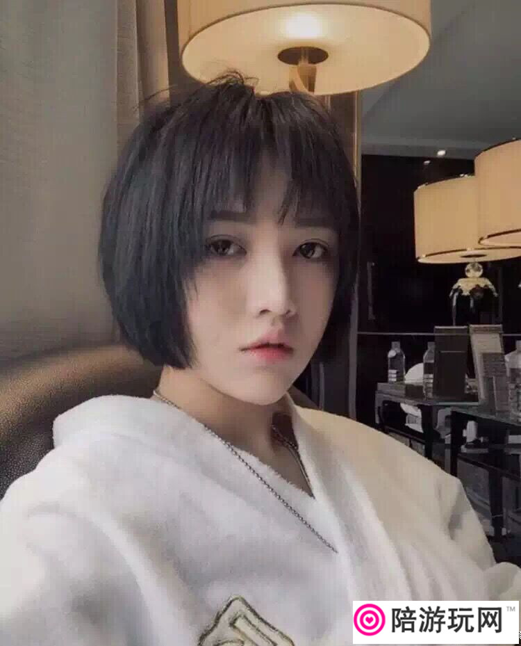 ģ