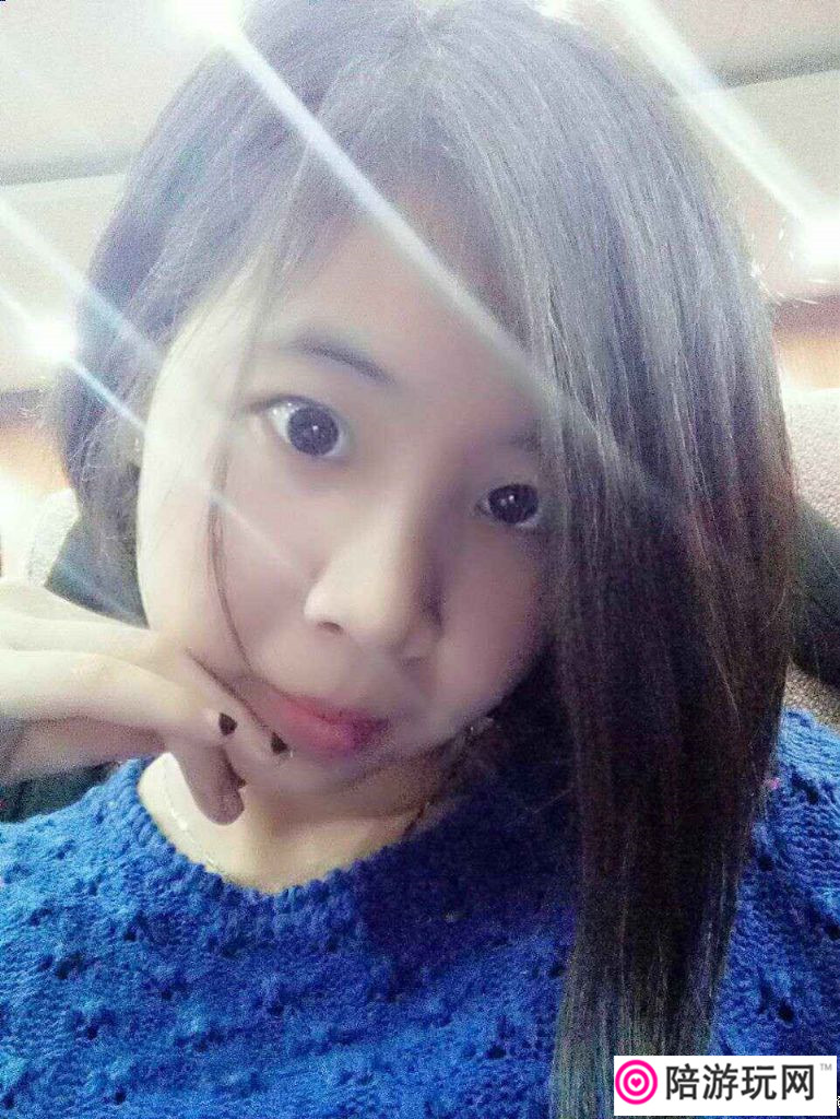 澲